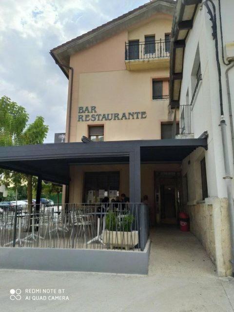 Hostal Restaurante Ibaisek Zudaire Exterior foto